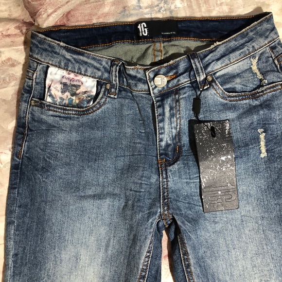 Distressed Stretch Jeans - Picture 3 of 6